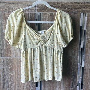 Size S American eagle yellow top.